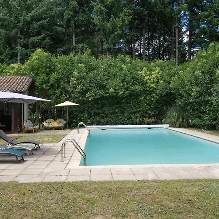 Magnifique Maison Paisible Avec Piscine 펜션 *