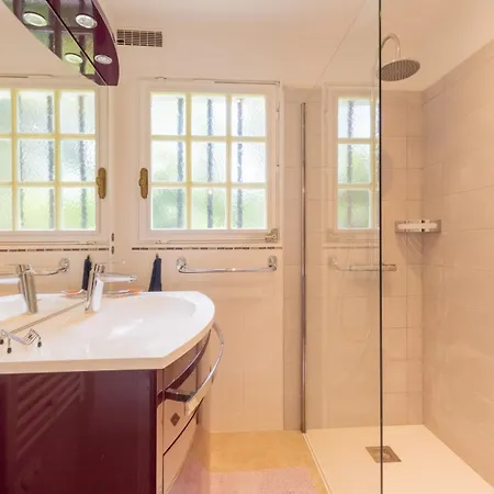 펜션 Magnifique Maison Paisible Avec Piscine *