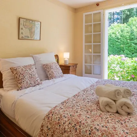Magnifique Maison Paisible Avec Piscine *